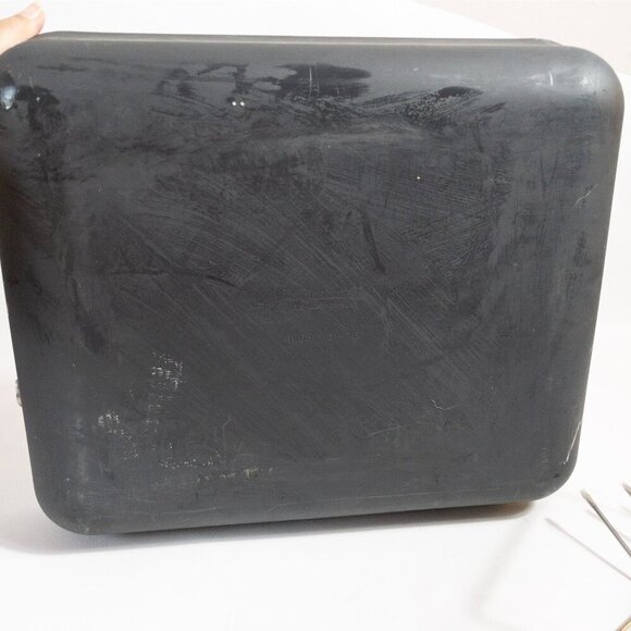 Calphalon Contemporary Hard Anodized Nonstick 16-Inch Roasting Pan - Picture 12 of 13